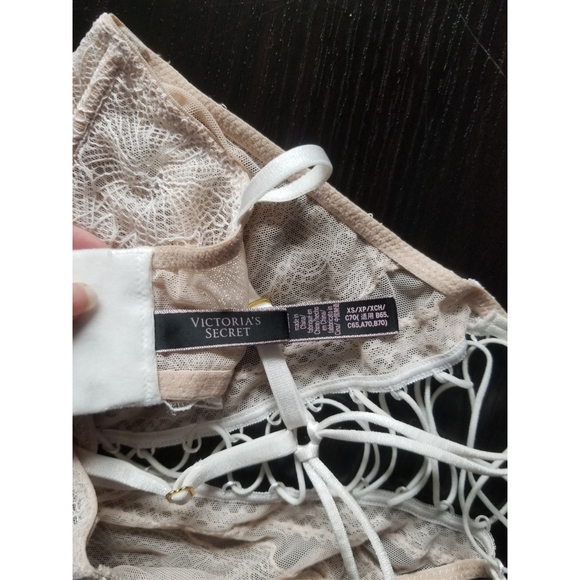 Victoria's secret, SEXY, high necked,lace up bra - Picture 6 of 6